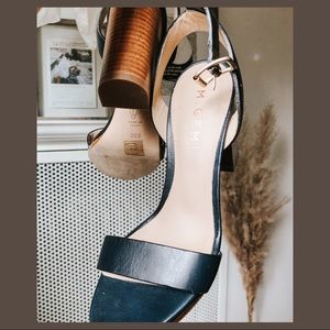 EUC M. Gemi heeled sandals in navy sz 6.5